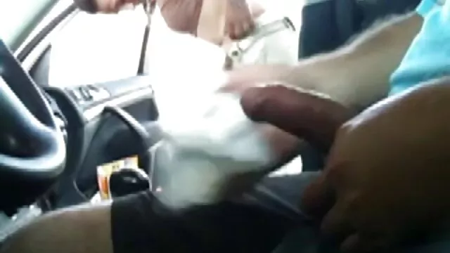 Καυτό πορνό χωρίς εγγραφή  Αναρρόφηση σε μια επαγγελματική Λίλιαν μέσα από παιχνιδια χχχ την τρύπα στον τοίχο