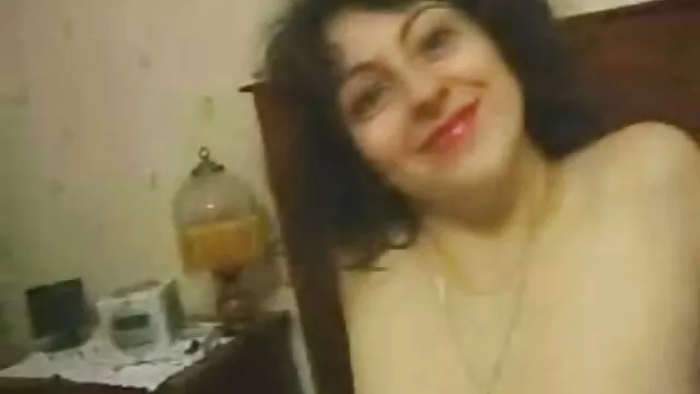 Καυτό πορνό χωρίς εγγραφή  Ο κόκορας μομ χχχ αποφάσισε να επιδοθεί στον φίλο του με την κίνηση του φαλλού